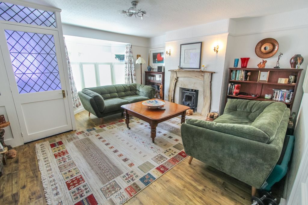 Property photo 2 of 19