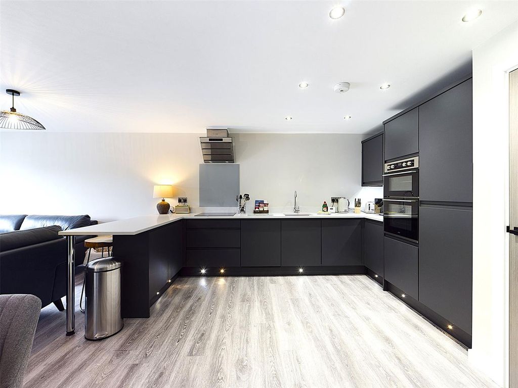 Property photo 3 of 14 Cam00465P1-Pr0228-Still02.Jpg