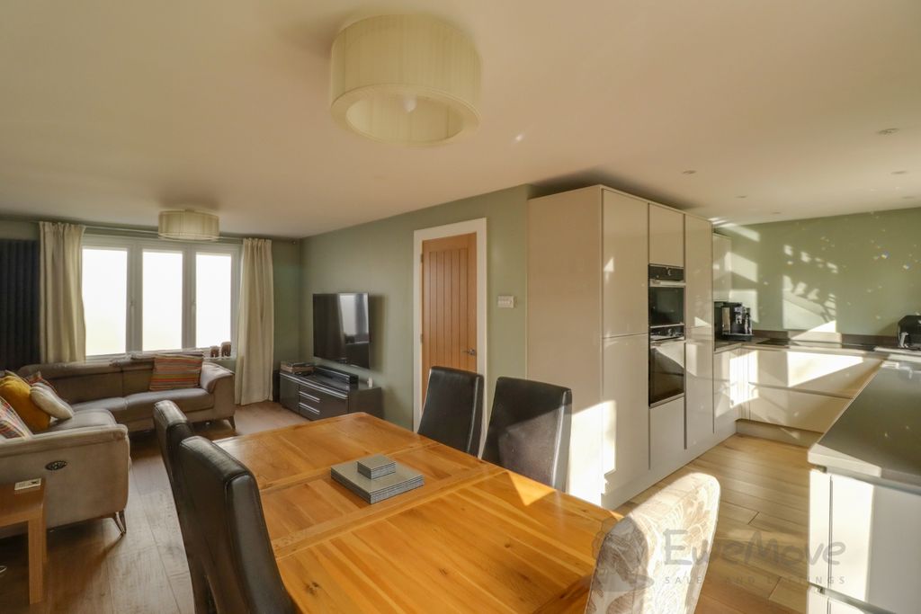 Property photo 1 of 19 Img_9396-Img_9398-2