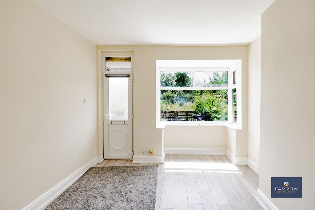 Property photo 2 of 23 Living Room