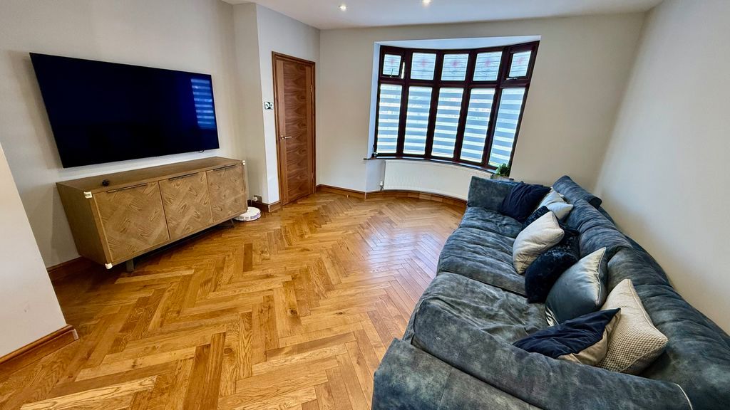 Property photo 2 of 18 Photo 4