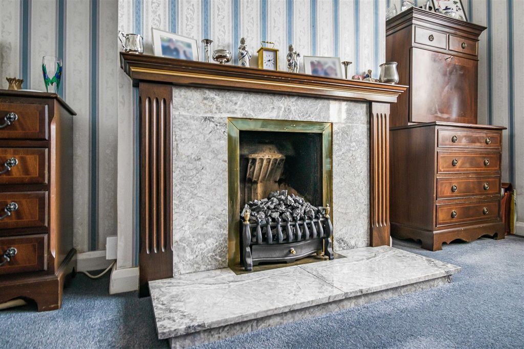 Property photo 3 of 16 2_71121.Jpg