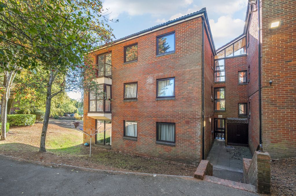 Property photo 1 of 15 1521700-6-1A0A960...