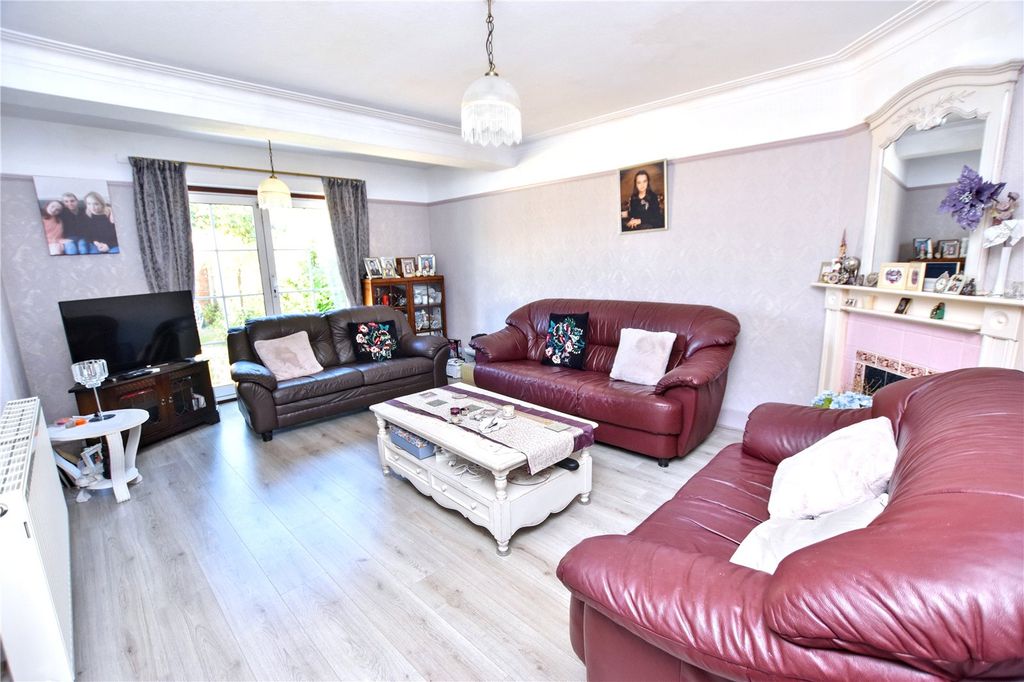 Property photo 3 of 12 Picture No. 01