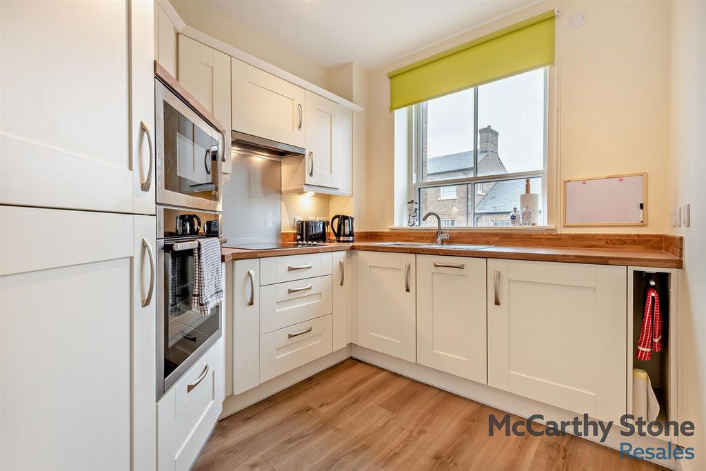 Property photo 2 of 23 Kitchen