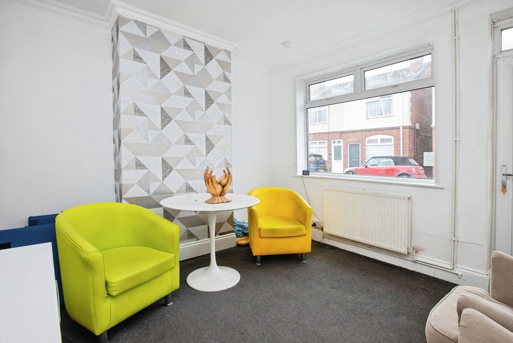 Property photo 2 of 15 Pbox-Img.Jpg