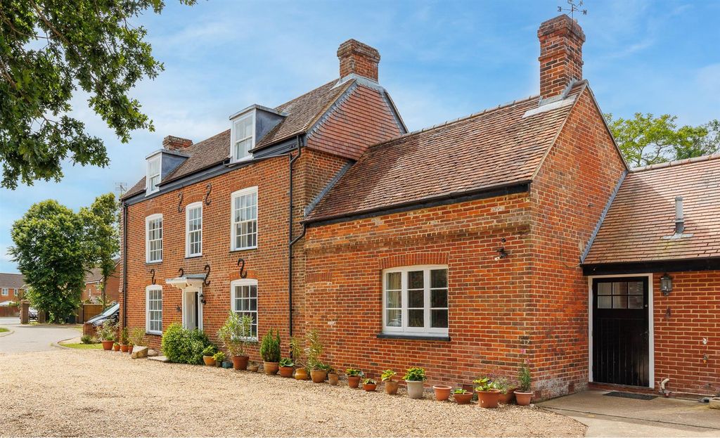 Property photo 1 of 26 Broadfields Farm