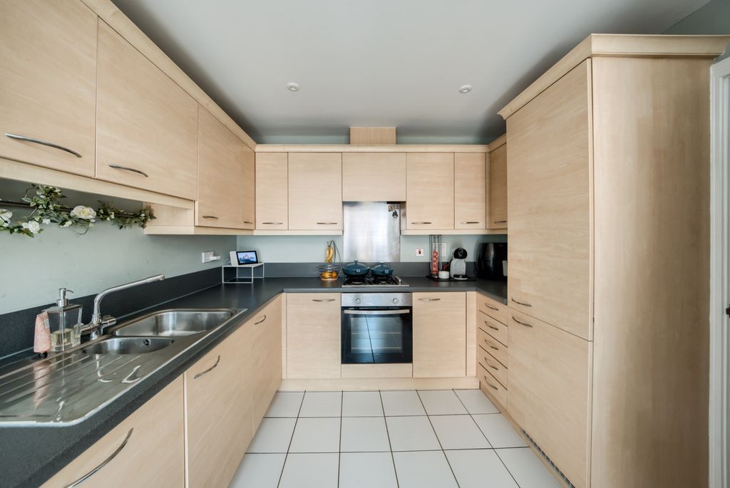 Property photo 2 of 24 Xh2A9986-Hdr(3)