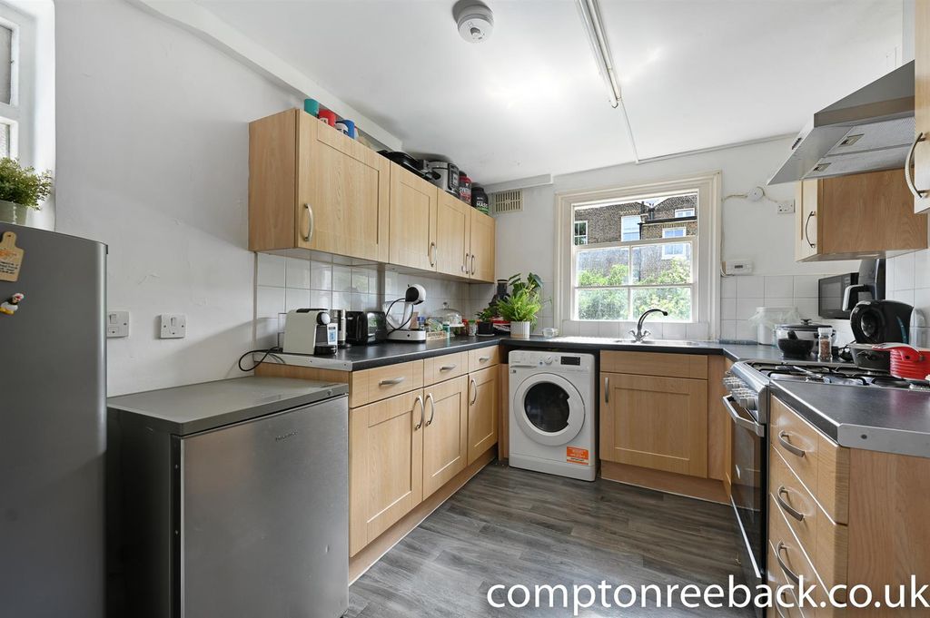 Property photo 1 of 7 Kitchen