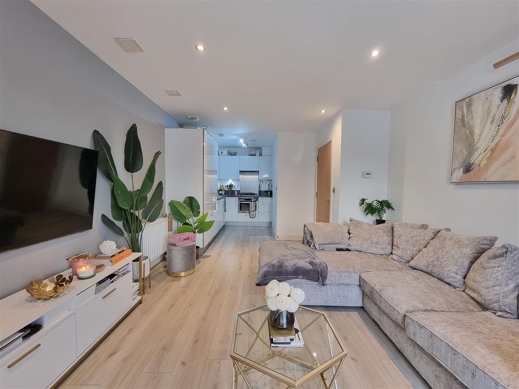 Property photo 3 of 10