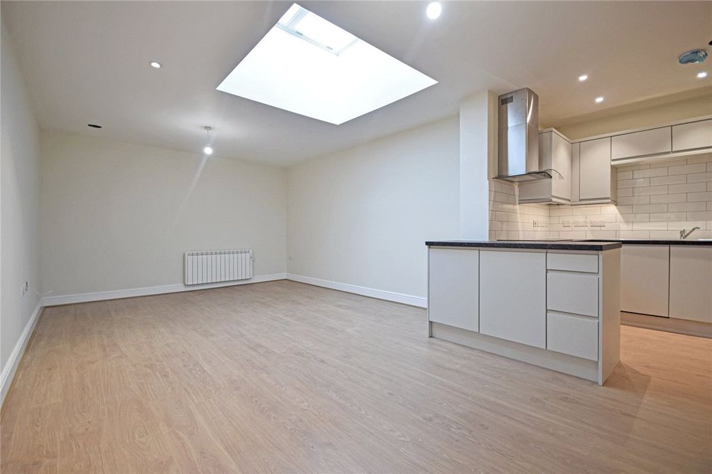 Property photo 3 of 10 Picture No. 21