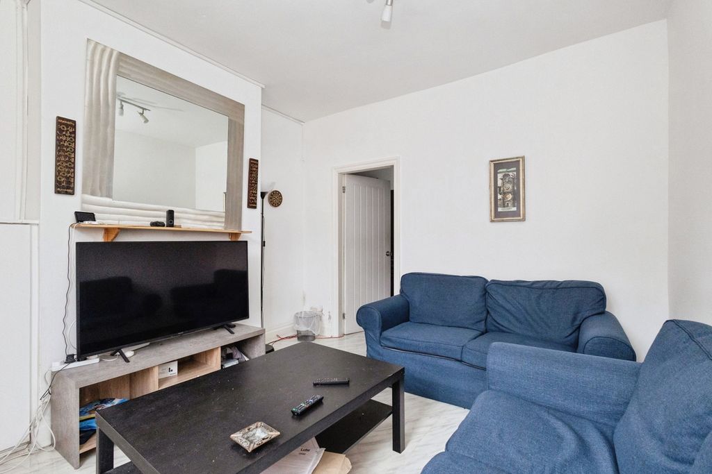 Property photo 3 of 19 Pbox-Img.Jpg