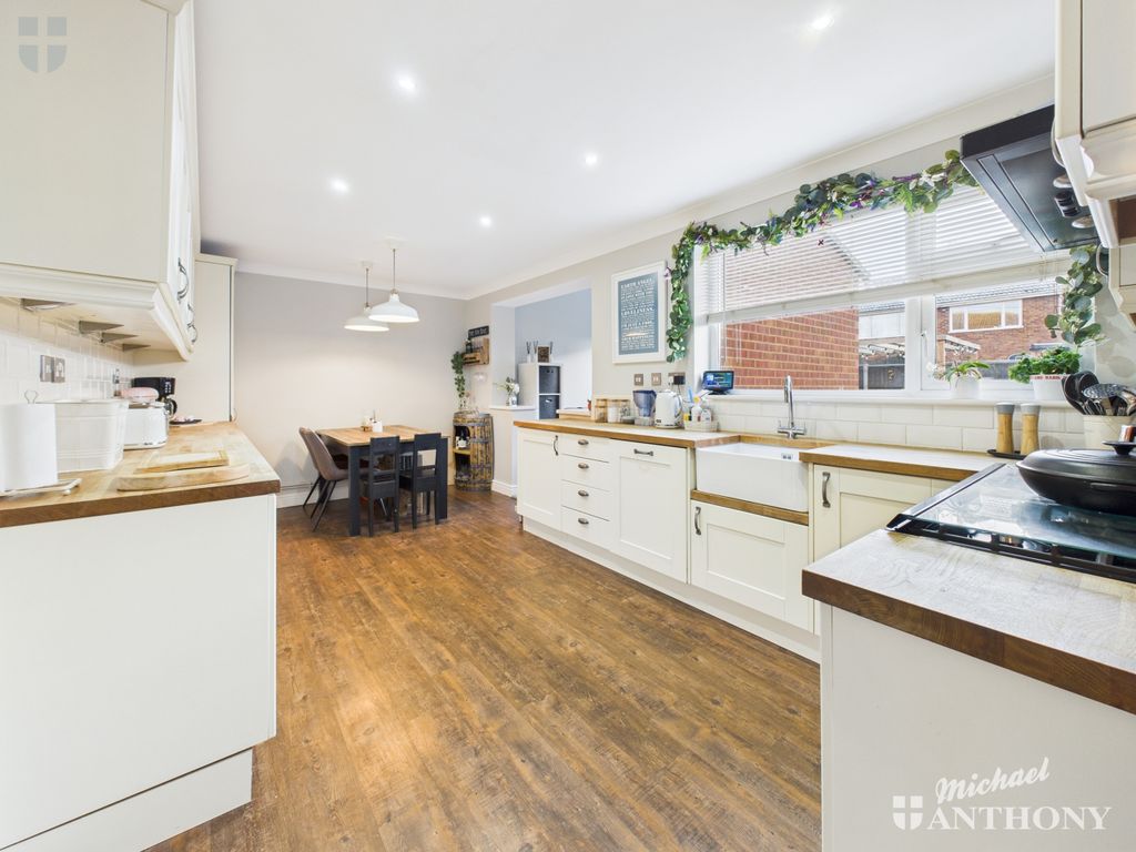 Property photo 2 of 20 Cam03852G0-Pr0506-Still010