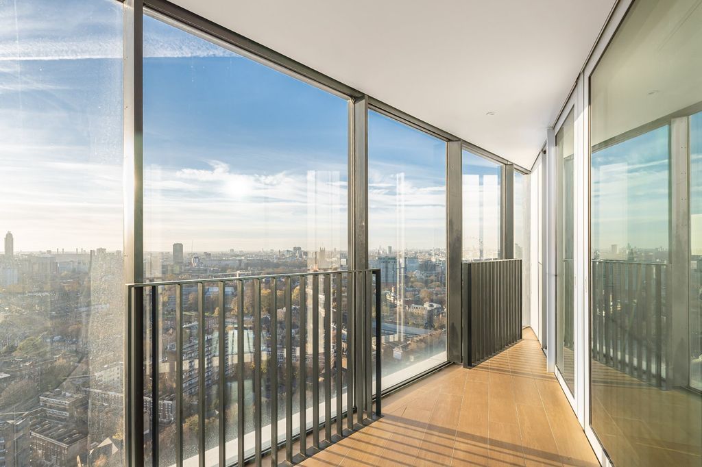 Property photo 2 of 25