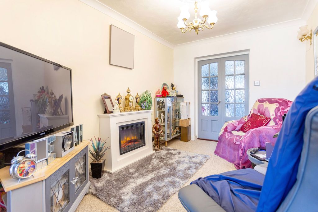 Property photo 2 of 14