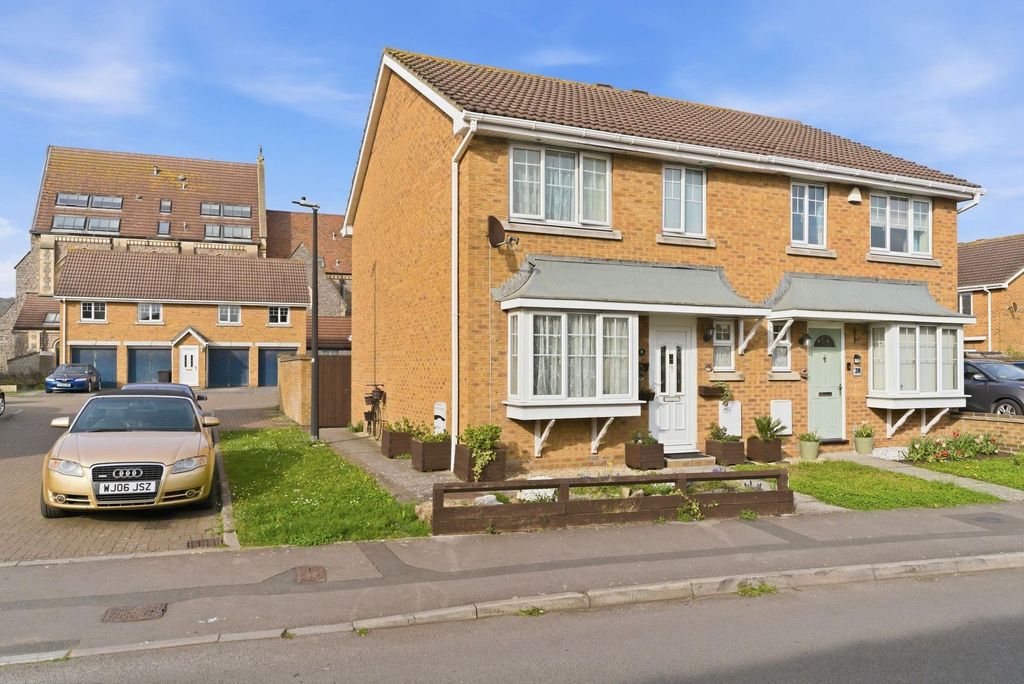 Property photo 2 of 28