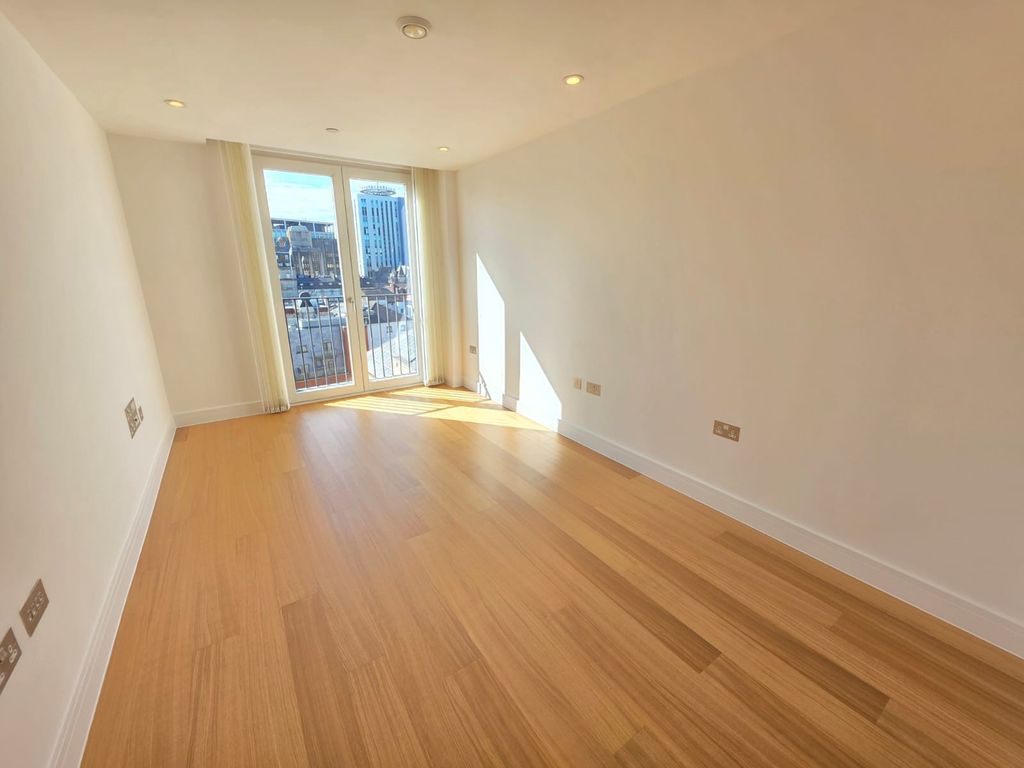 Property photo 1 of 16 Living Room