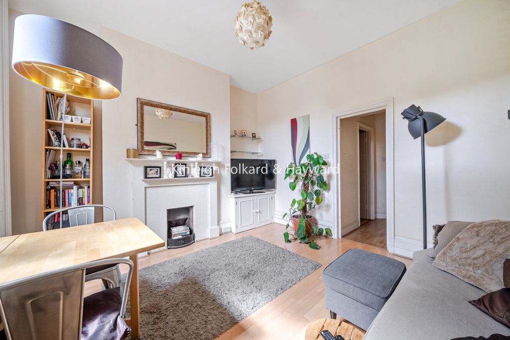 Property photo 3 of 11 Picture No. 13