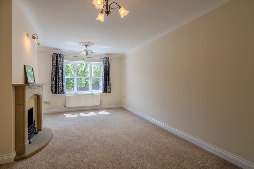 Property photo 3 of 25