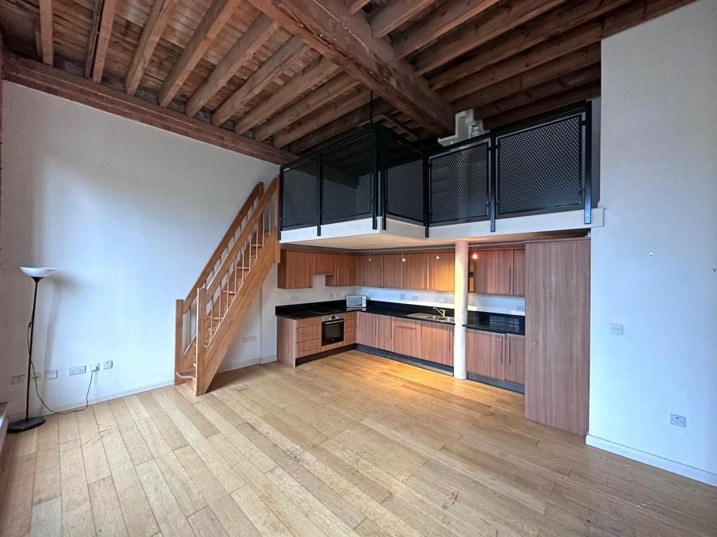Property photo 3 of 11 Kitchen : Mezzanine.Jpg