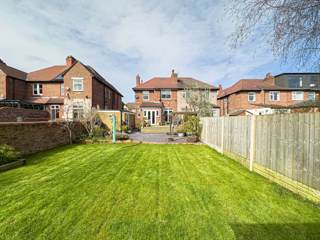 Property photo 3 of 34