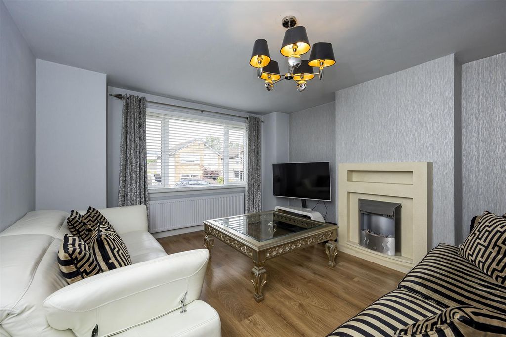 Property photo 2 of 25 15_Moorfoot_Bishopbriggs_011.Jpg