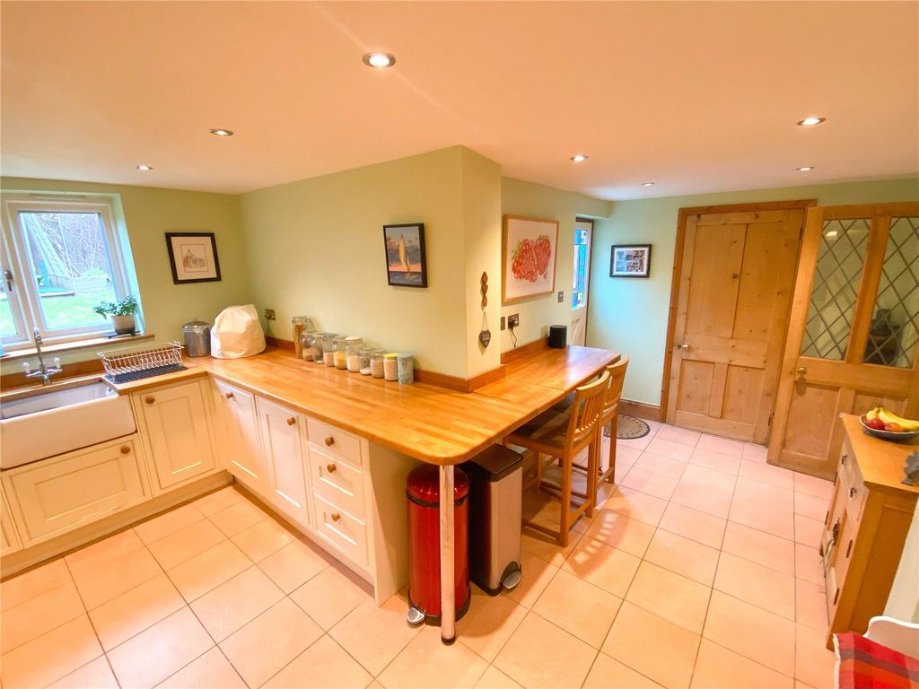 Property photo 2 of 17 Picture No. 29