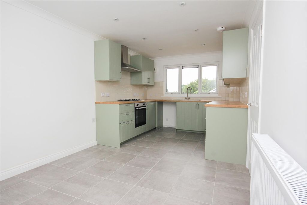 Property photo 2 of 17 K1.Jpg