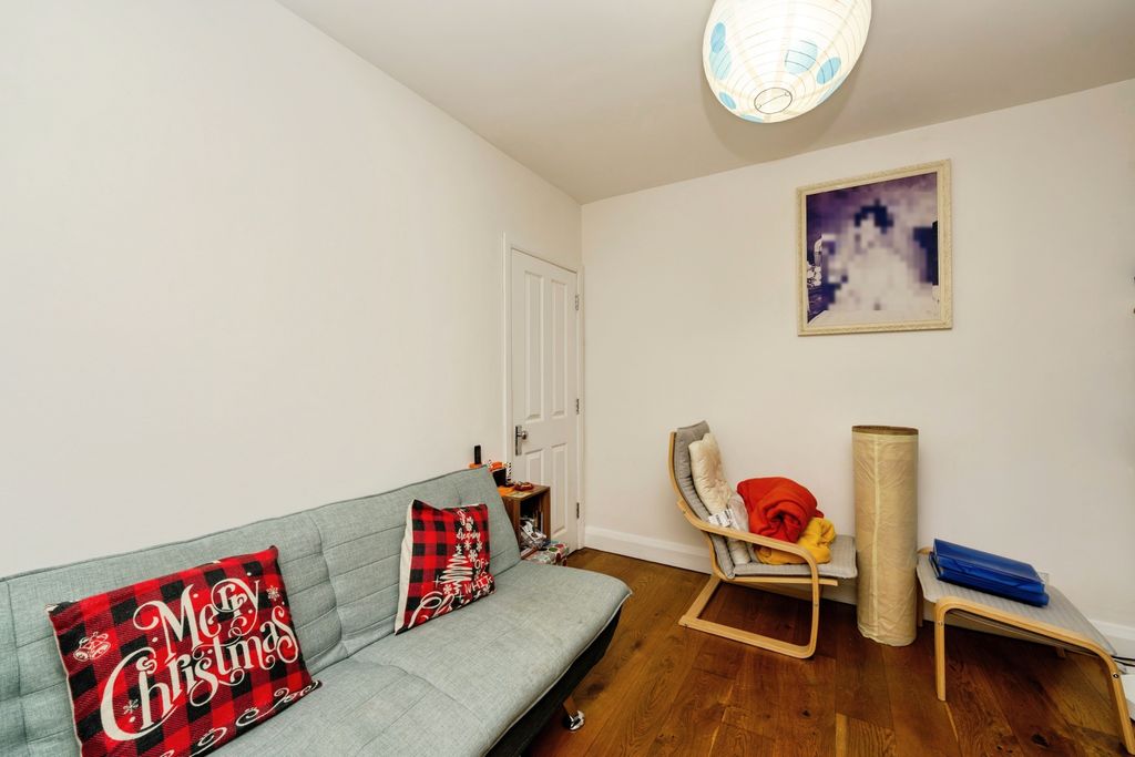 Property photo 3 of 20 Annexe Living Room