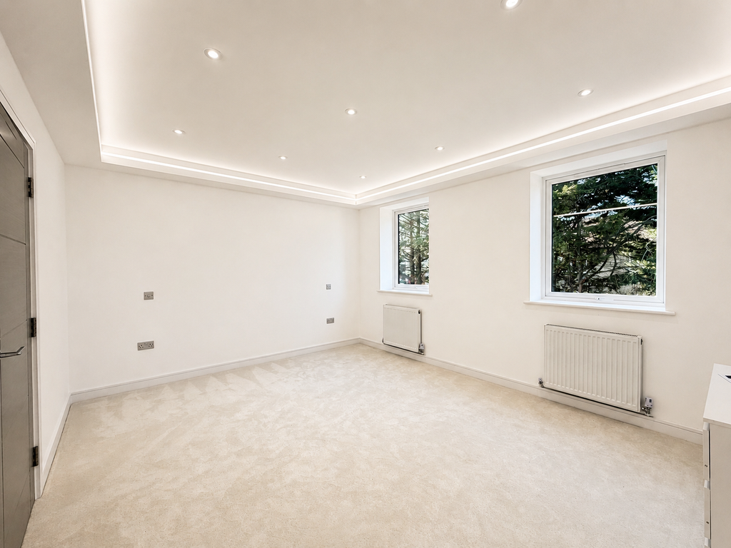 Property photo 2 of 28