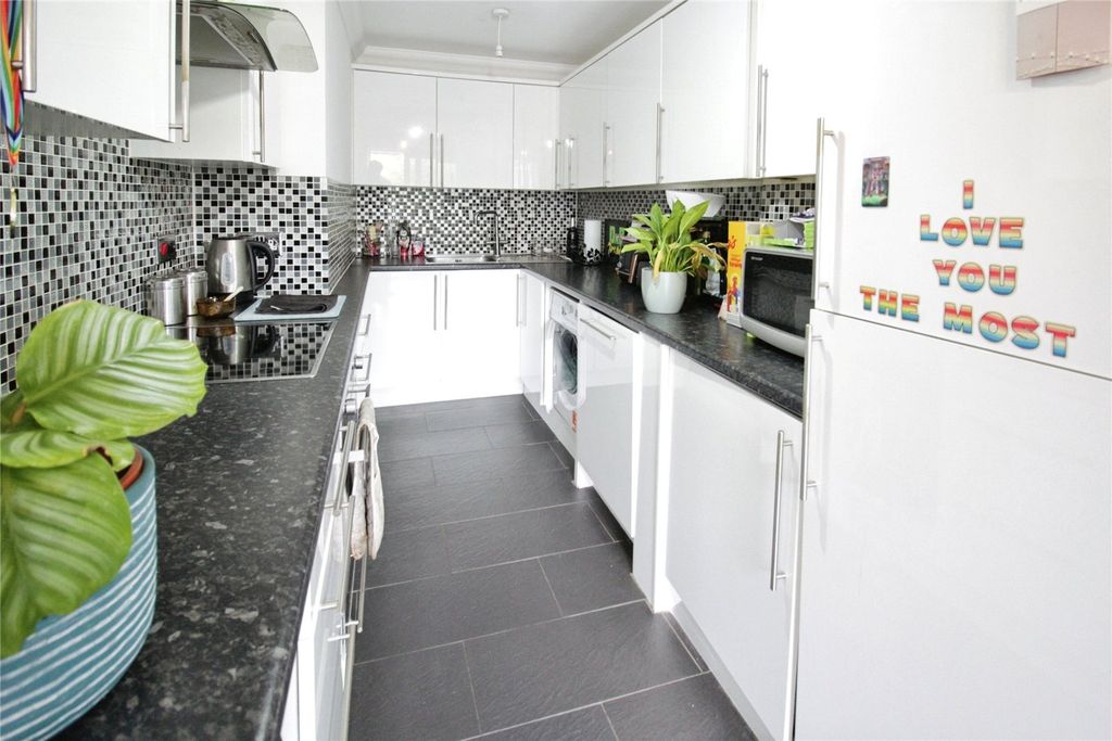 Property photo 3 of 11 Picture No. 01