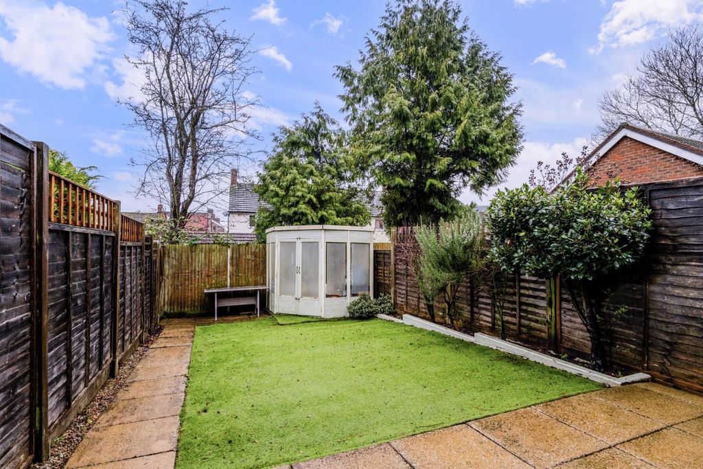 Property photo 2 of 14 Hayton Crescent