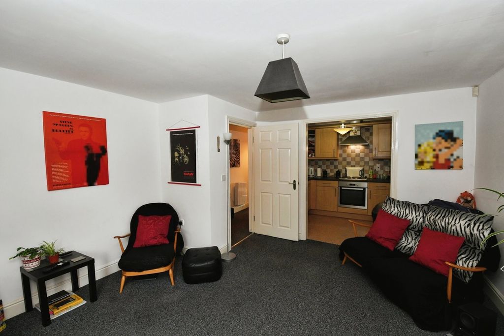 Property photo 3 of 14
