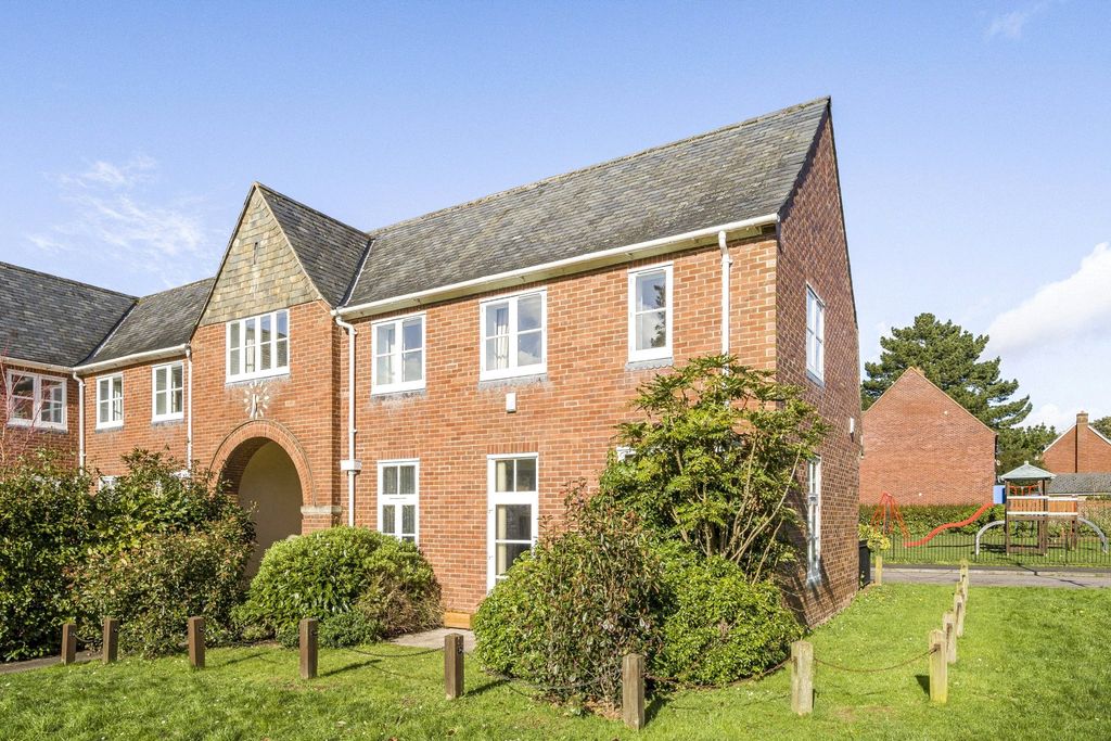 Property photo 1 of 24 Exterior