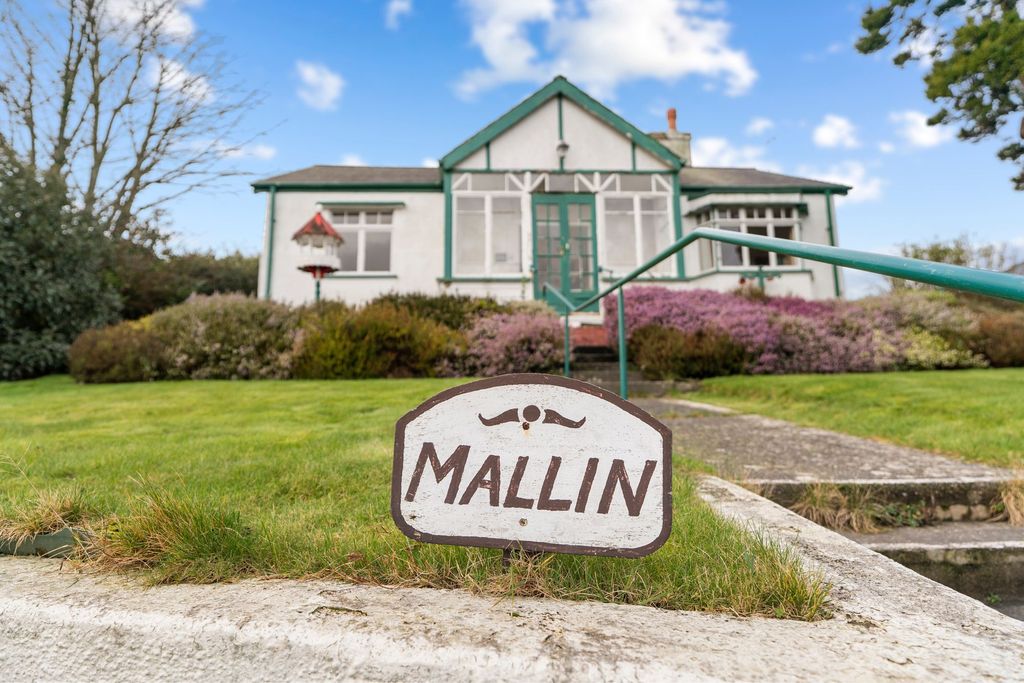 Property photo 2 of 27