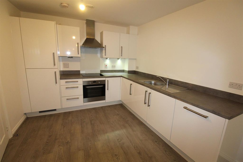 Property photo 2 of 7 Kitchen