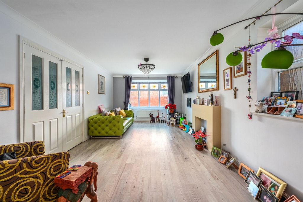 Property photo 2 of 12 Picture No. 10