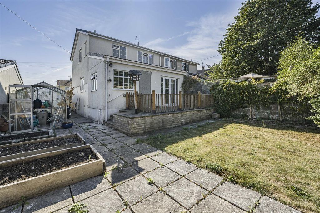 Property photo 3 of 22