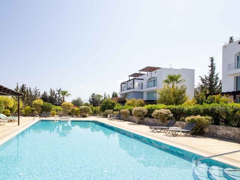 Property photo 3 of 19 2 Bedroom Resale Garden Loft Apartment + Communal Pools + Gym + Spa & Wellness Facilities Image No 3