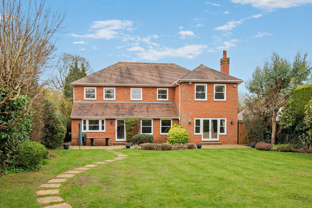 Property photo 2 of 16 Picture No. 15