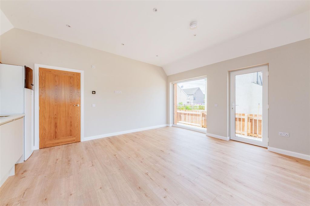 Property photo 3 of 20 37 Church Street Newtyle-8.Jpg