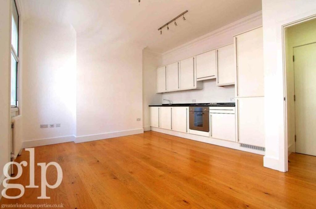 Property photo 1 of 11 962661