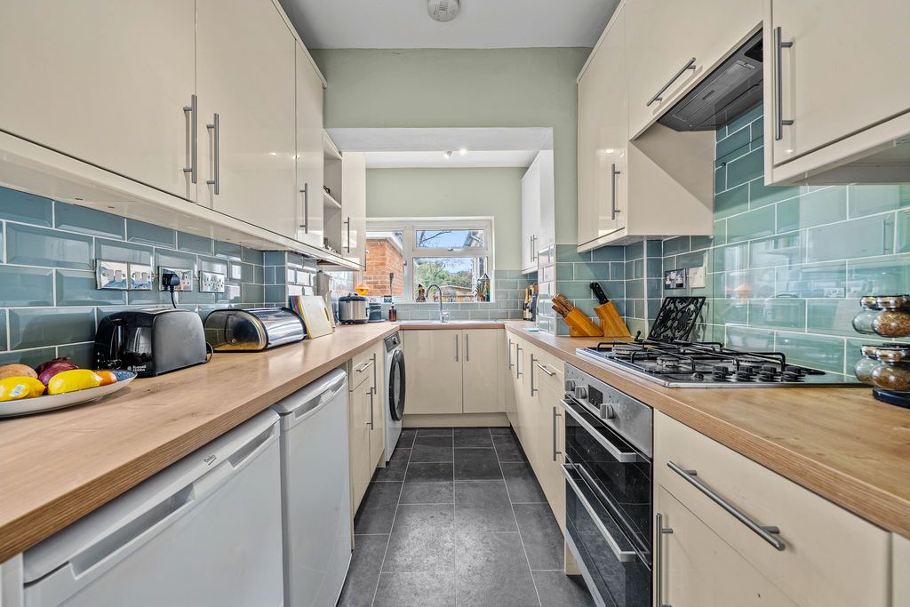 Property photo 3 of 15 Photo 6