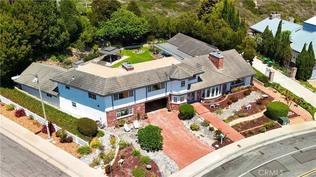 Property photo 3 of 58