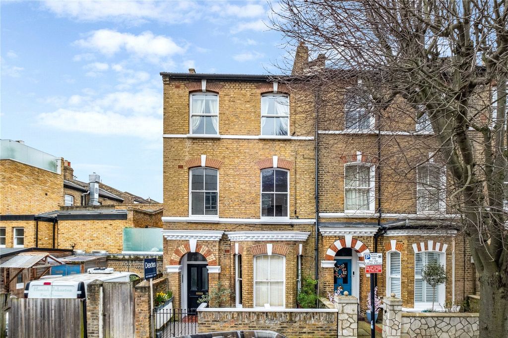 Property photo 1 of 12 Shelgate Road
