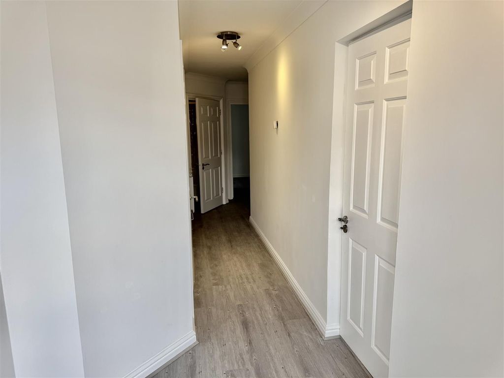 Property photo 2 of 22 Ground Floor