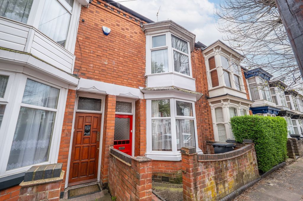 Property photo 1 of 12