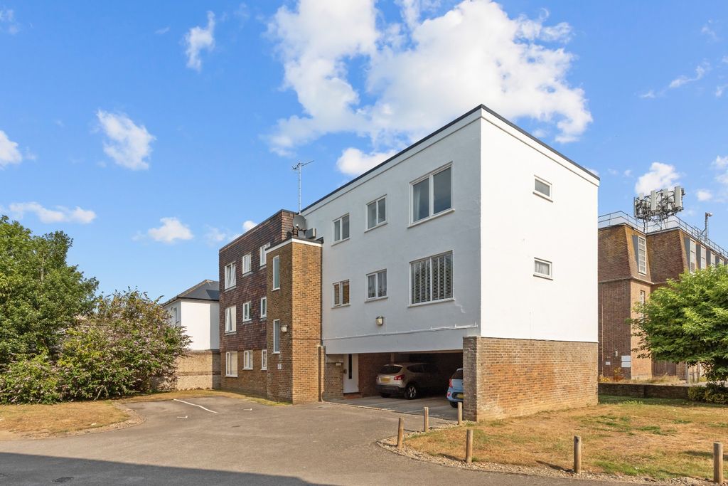 Property photo 1 of 11 4234070
