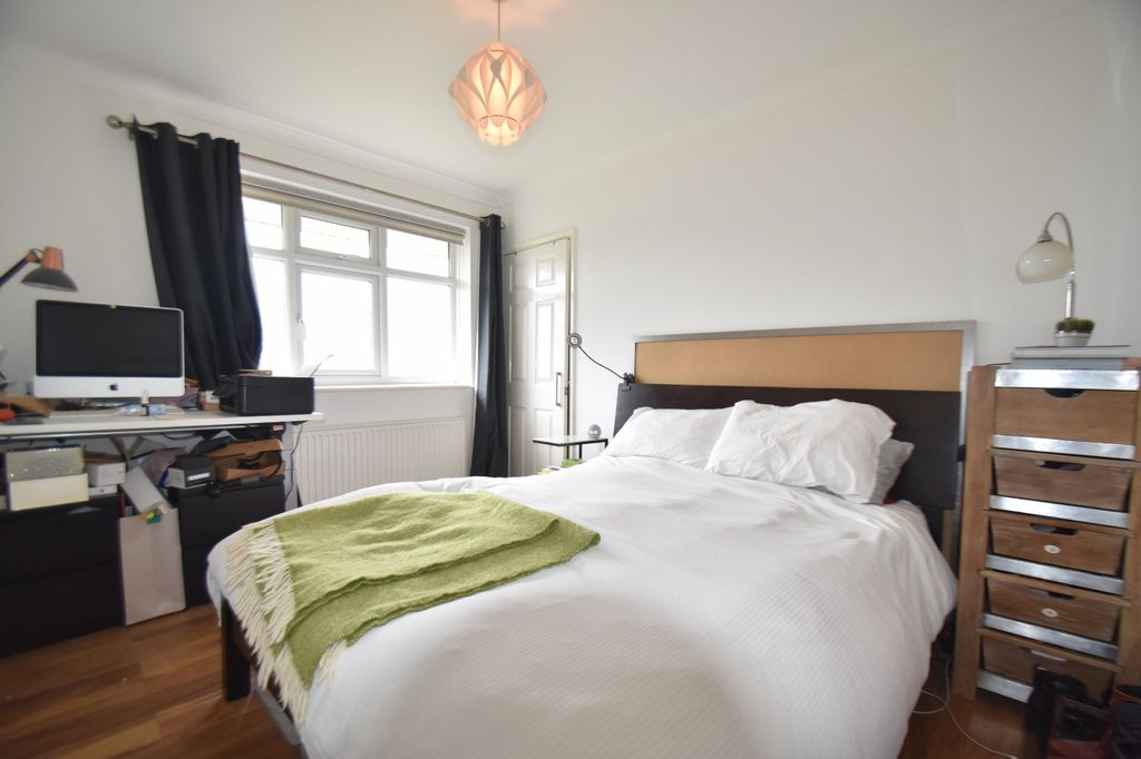 Property photo 2 of 11 Bedroom1