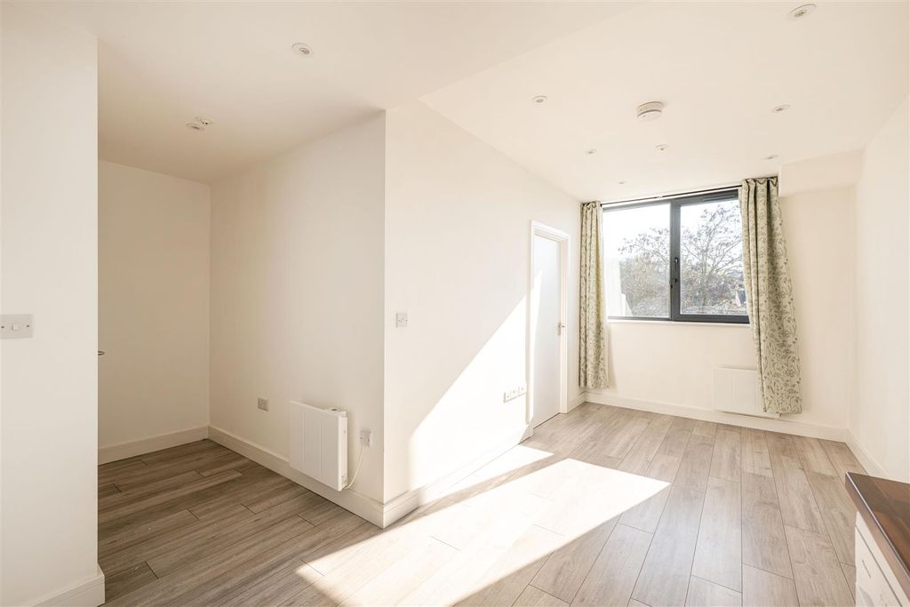 Additional image 5 of 1 bed flat to rentVictoria House, High Wycombe HP11